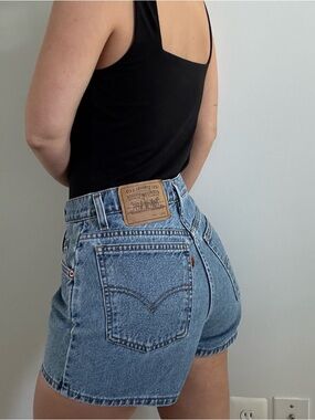Levi’s Vintage 912 Orange Tab High Rise Shorts 27”